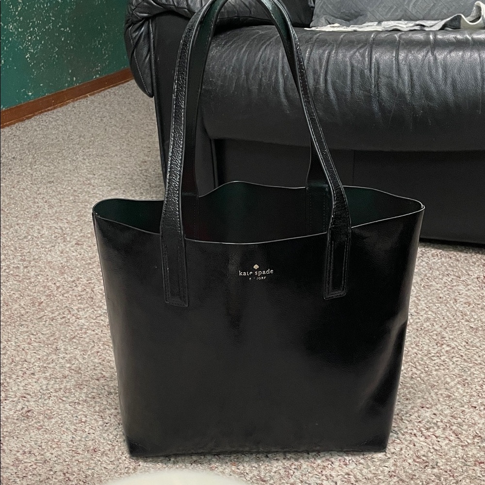 Kate Spade reversible Glossy patent Black / matte green leather Tote